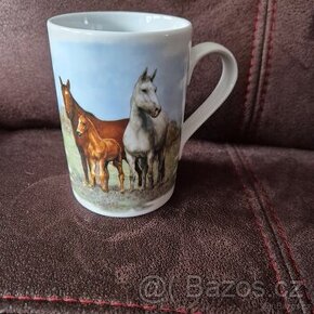hrnek koně výška 10,5 cm