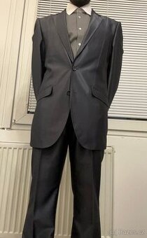 Italský luxusní oblek Giorgio Arturo s elegantní podšívkou