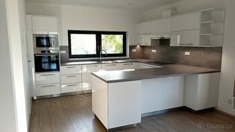 Do našeho týmu hledáme truhláře