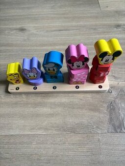 Dřevěná nasazovací hračka