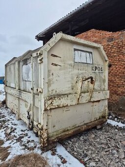 Hákový lisovací kontejner