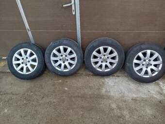 4x pneu s diskem 195/65 R15 GOLF V,VI.