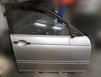 Přední dveře BMW E46 spolujezdec stříbrné