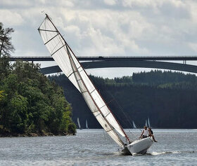 Plachetnice závodní Asso 99
