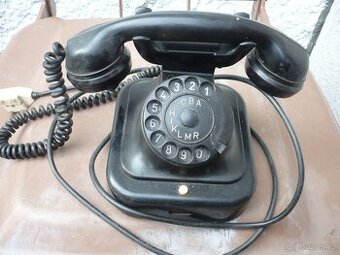 starý telefon TESLA