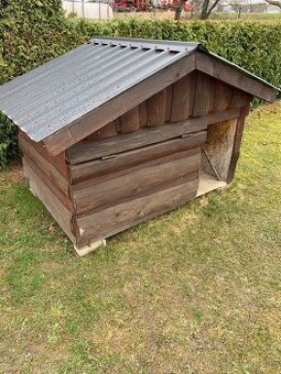 Zateplená psí bouda