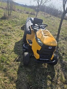 Cub Cadet XT1 547cc OHV traktůrek sekačka silný motor koš