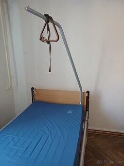 Zdravotní elektrická polohovací postel s matrací