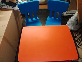 IKEA stolek a židličky