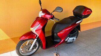 Honda SH 125i / po 1.maj. / jak nový / 2014 / ABS, serviska