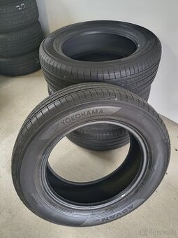 Yokohama Advan 225/60 R17