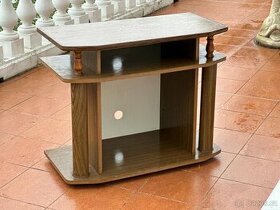 Dřevěný stolek pod telku délka 85,šířka 45,výška70