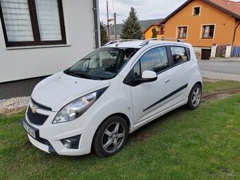 Chevrolet spark,
1.0 16V
