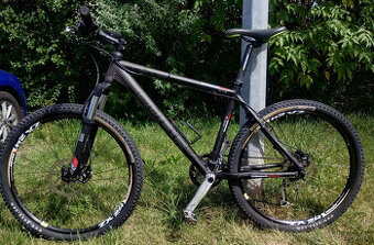 Zachovalé horské kolo Cube LTD PRO, rám 18“