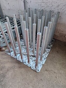 Stavitelné patky k lešení