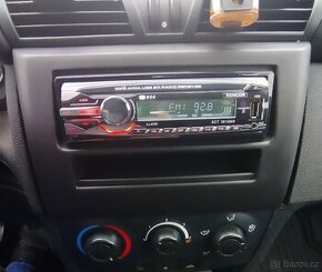 Fiat Stilo - Rámeček autorádia + autorádio Sencor