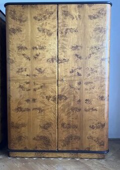 Šatní skříň dvojdílná (50. léta)