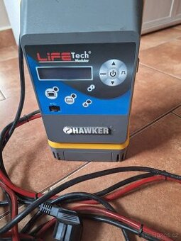 Nabijecka baterii Hawker