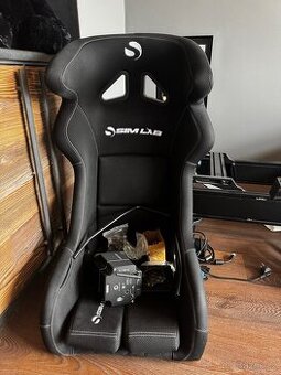 Sim-racing simulátor na prodej – TOP stav, profi komponenty - 1