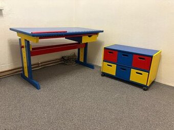 Rostoucí psací stůl pro děti