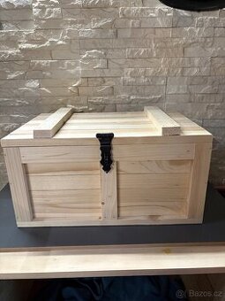 Dřevěná truhlička- dekorace