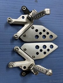 Stupačky přední Aprilia RSV1000R Factory