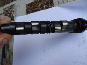 Honda XL250 MD11  vačková hřídel