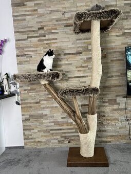 Škrabadlo pro velké kočky