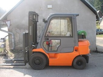 vysokozdvižný vozík Toyota 7FGF25