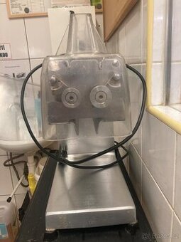 Elektrická řezačka masa