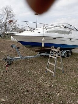 Kajutová loď Bayliner 2455