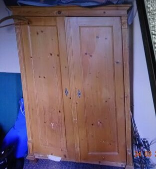 Skříň, masiv smrk