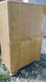 Retro dřevěná skříň - 1