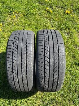 Prodám 2x celoroční pneu 235/55 R17 rok 2019 vzorek 6mm