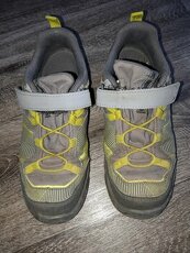 Obuv turisticka mepromokava QUECHUA vel. 34