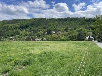 Prodej stavebního pozemeku o výměře 883 m2 ve Všenorech