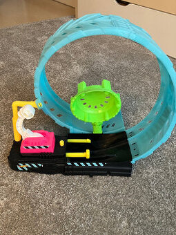 Hot Wheels Monster trucks svítící ve tmě - 1
