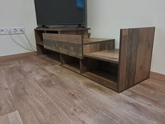 Stůl na TV
