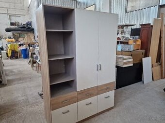 Skrin Šatní Lamino 52x137 výška 198 cm