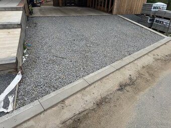 Řemeslník pro pokládku žulové kostky