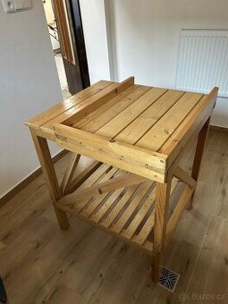 Přebalovací pult