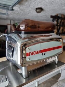Dvoupákový kávovar Faema E61