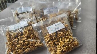 🥜 DOMÁCÍ VLAŠSKÉ OŘECHY – letošní sklizeň