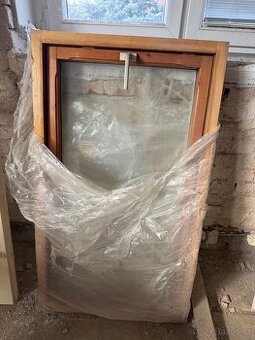 Střešní okno – nové, dřevěné, jednosklo – 120×70 cm