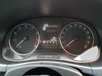 Budíky, ŘJ, díly kolem motoru Fabia III 1,0 TSi, 5600 km