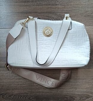 Luxusní kabelka 
Původní cena 2800
Nechám 400+zasilkovna