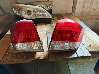 Subaru Legacy/outback br zadní světla