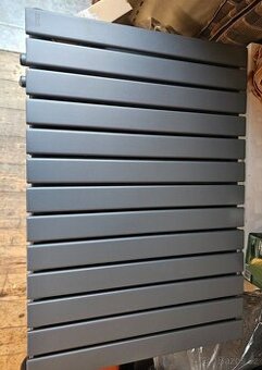 Horizontální radiátor 600 x 886 x 69 mm, 1183 W