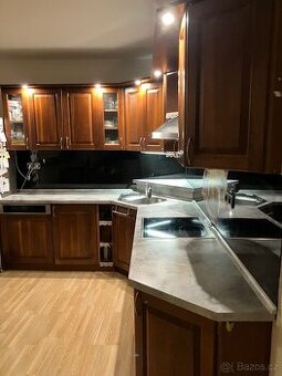 Prodám kuchyňskou linku – 210 × 280 cm