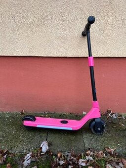 Dětská elektrokoloběžka BT KIDS - růžová
